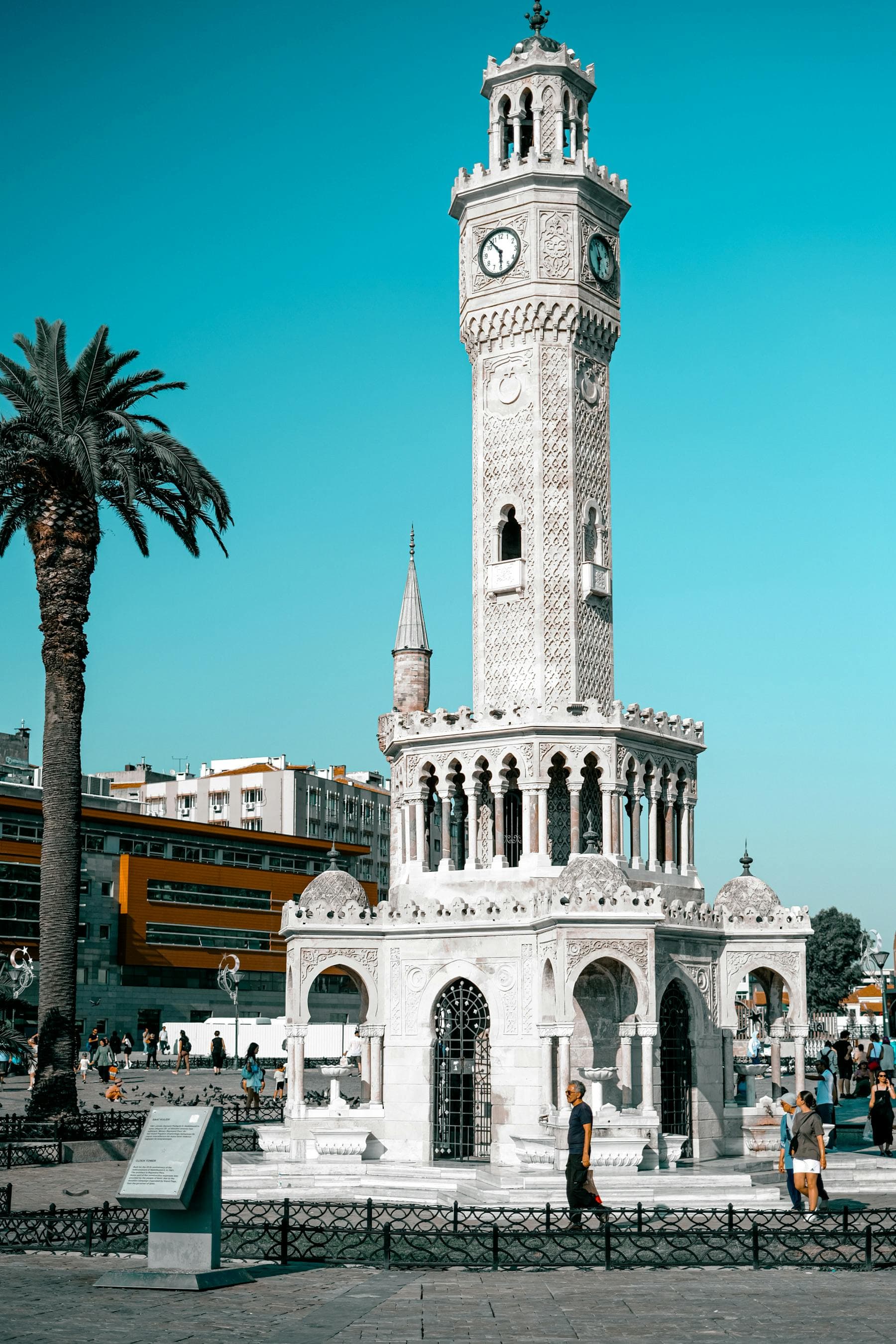 Place et tour de l horloge a Izmir